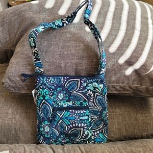 VERA Bradley Hipster Blue Island Medallion
